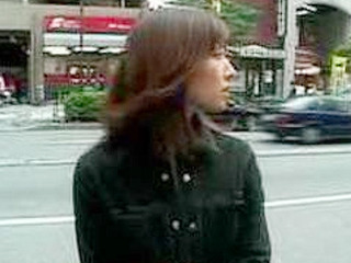 Nippon Babe Sucks Cock in Public: Fucking in Tokyo's Streets